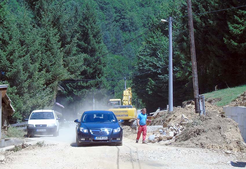 Radovi na regionalnoj cesti R442a u Volujaku 