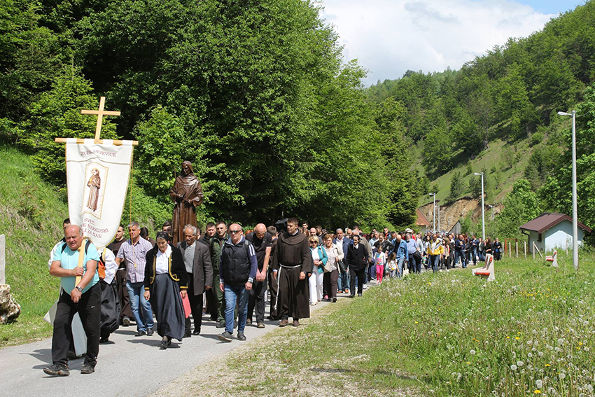 Svibanjska mlada nedjelja u Deževicama
