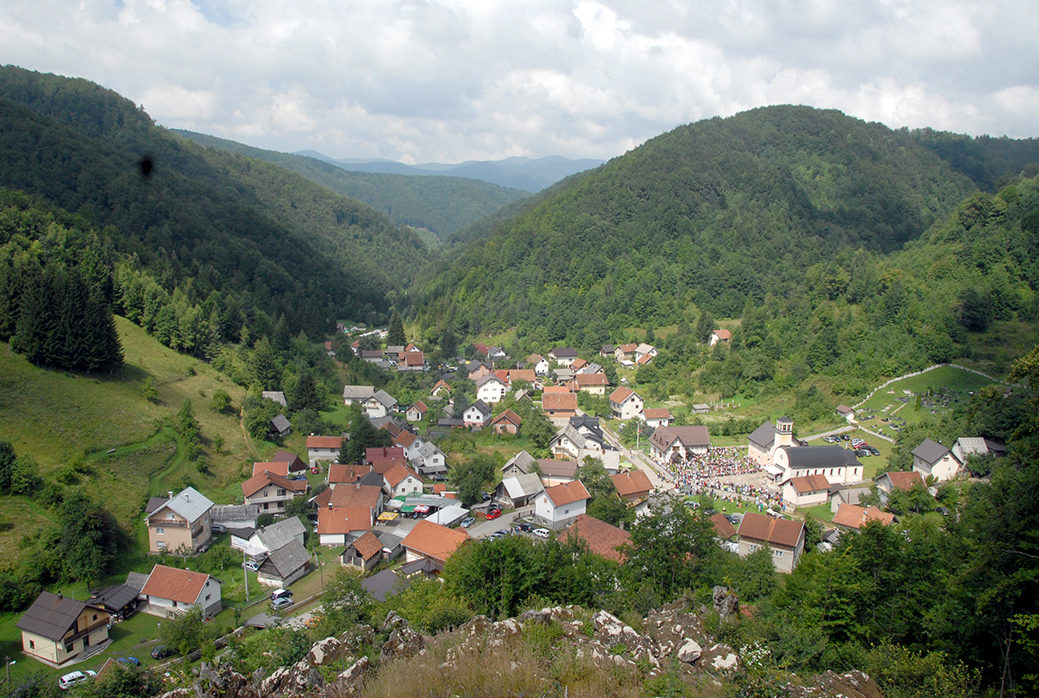 Vanjska proslava blagdana Gospe Snježne, zaštitnice župe Deževice