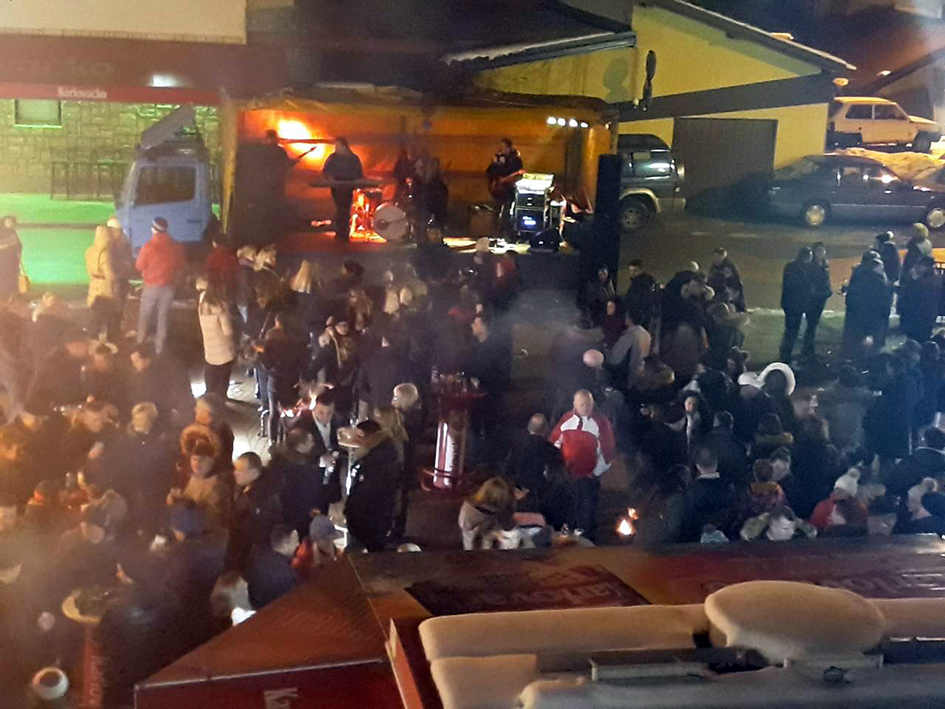 Adventsko druženje na trgu