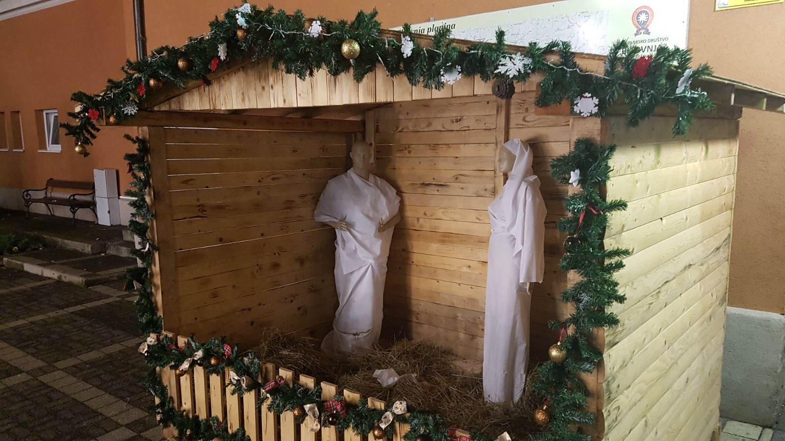 Božićna čestitka Pejaka i Beganovića