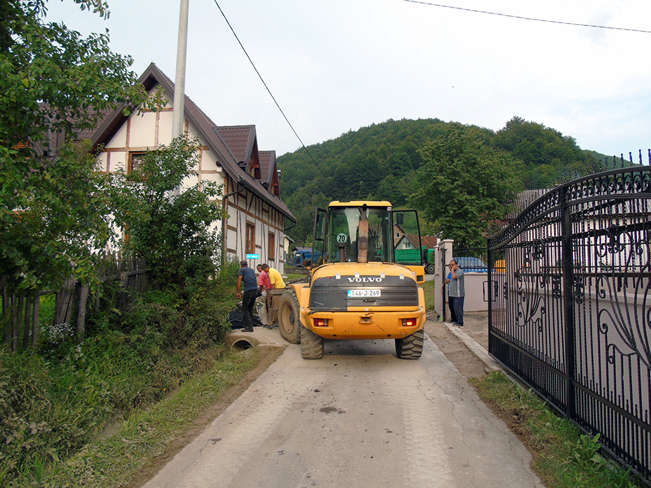 Deževice: Asfaltiran pristupni put za groblje, uređeno igralište za odbojku na pijesku, postavljena nova slika Gospe Snježne