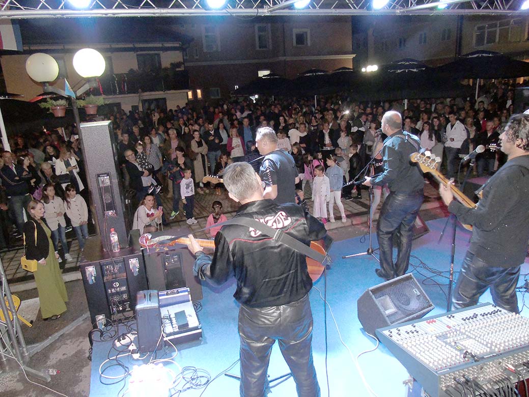 Odličan koncert tamburaškog sastava "Gazde"