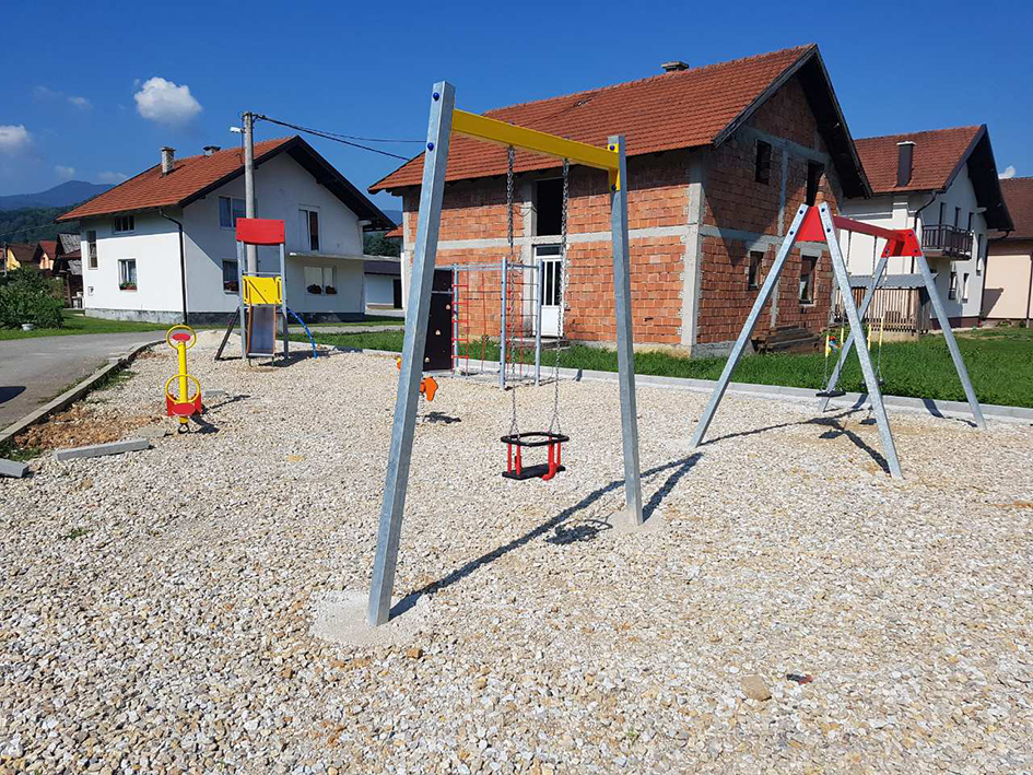 Uređuje se dječje igralište na Resniku