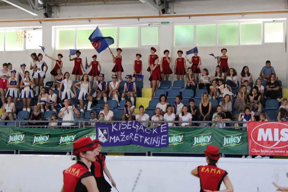 Mažoretkinje iz sedam gradova predstavile se Kreševljacima