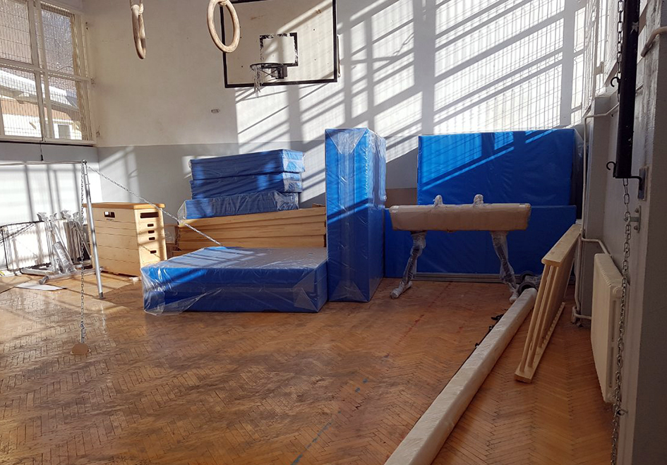 Montira se oprema u sportskoj dvorani na Trosci