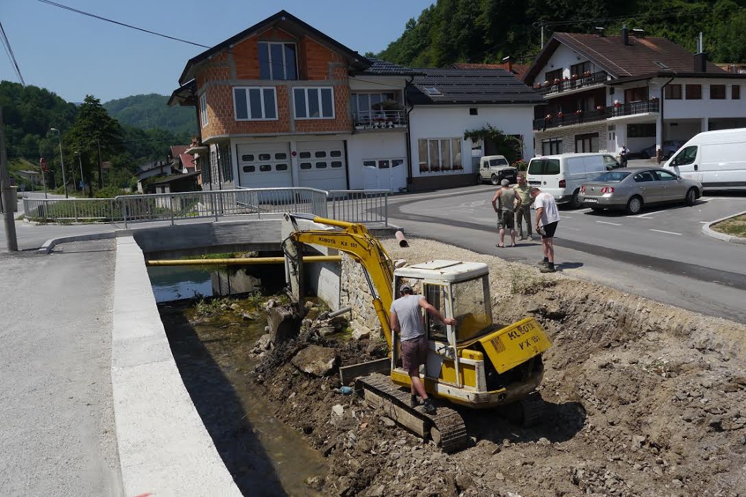 Na Trosci se gradi potporni zid