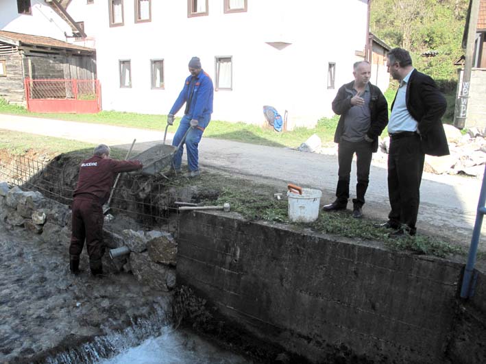 Gradi se obalni zid u Vrancima