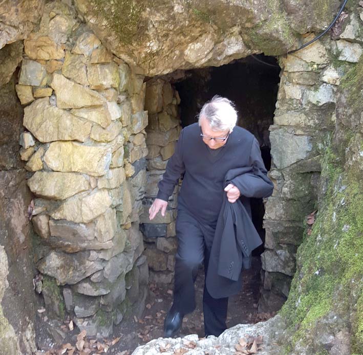 Porečko-pulski biskup u miru, mons. Ivan Milovan, u posjetu Deževicama