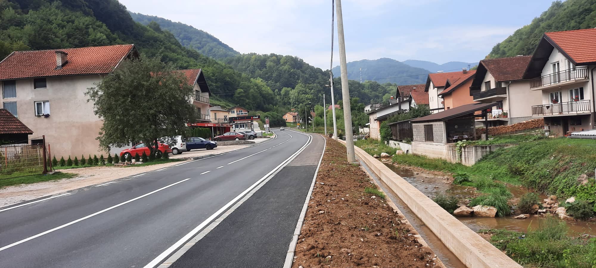 Iscrtavanjem prometnih linija završena rekonstrukcija regionalnog puta na Trosci