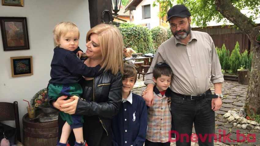 Dnevnik.ba: Snagom duha protiv stereotipa; Unatoč brojnim ponudama - Martinčevići ostaju u BiH