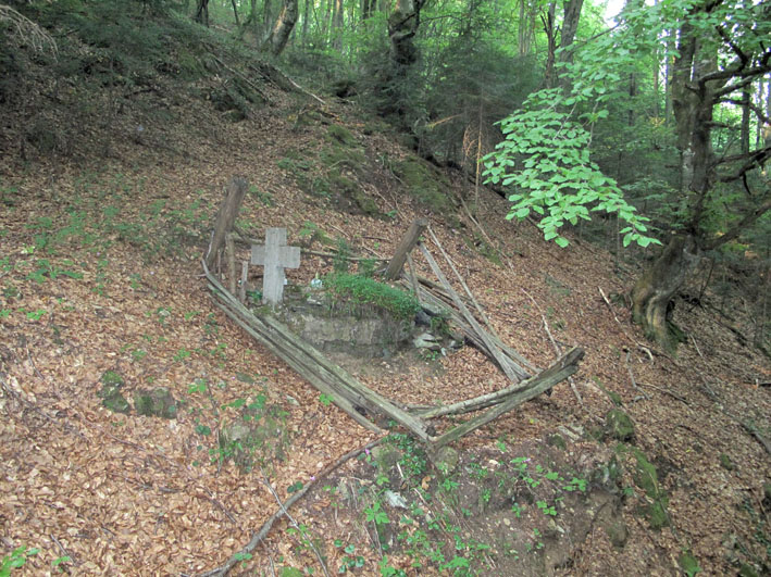 Grob blizu Oberske rupe