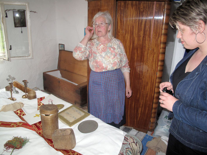 Janja pokazuje ostavštinu biskupa Botoša-Okića